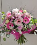 Bouquet assortito con tonalità rosa/fuxia