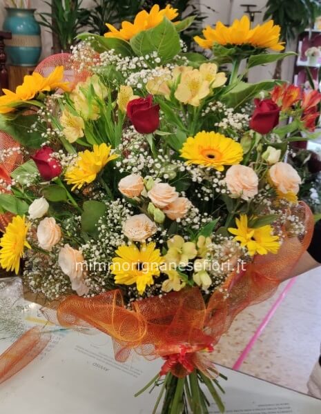 Fasci fiori misti di stagione