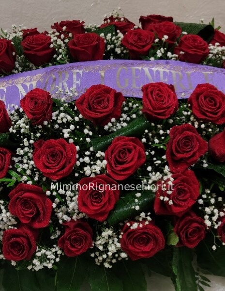 Cuscino di rose rosse