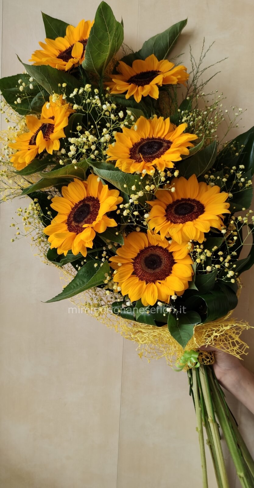 Fascio di girasoli » Fiorista a Manfredonia. Invio e consegna a domicilio fiori e piante a Manfredonia, Mattinata, Monte Sant'Angelo e dintorni Fascio di girasoli » Fiorista a Manfredonia. Invio e consegna a domicilio fiori e piante a Manfredonia, Mattinata, Monte Sant'Angelo e dintorni